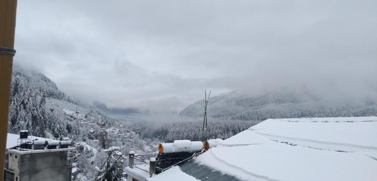 Rasta Cafe And Lodge Манали Экстерьер фото