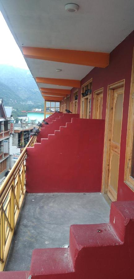Rasta Cafe And Lodge Манали Экстерьер фото
