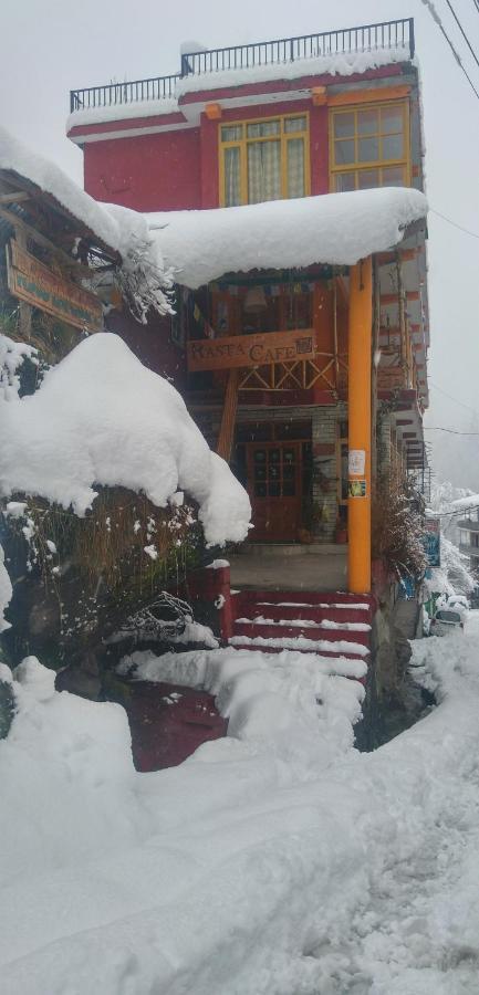 Rasta Cafe And Lodge Манали Экстерьер фото