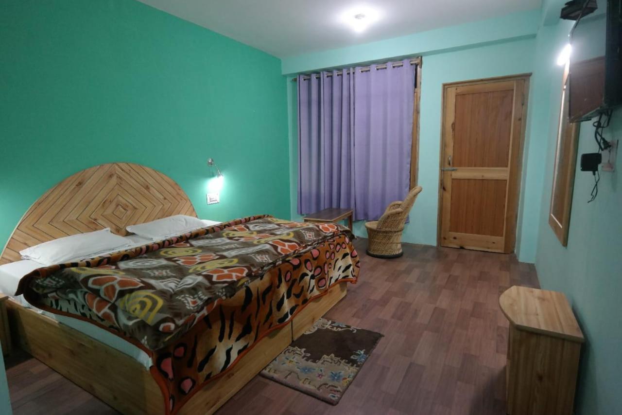 Rasta Cafe And Lodge Манали Экстерьер фото